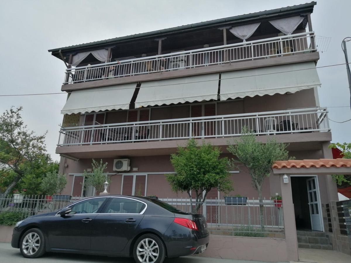 Ο Ακλόνητος Aparthotel Néa Meságkala Bagian luar foto