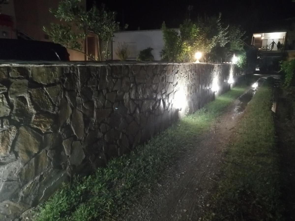 Ο Ακλόνητος Aparthotel Néa Meságkala Bagian luar foto